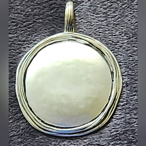 Premier‎ Designs Silver tone Pendant Antique matte silver plated Magnetic